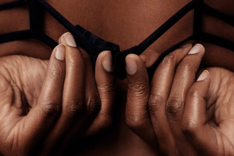 Forståelse af parforholdets dynamik: bodystocking og intimitet